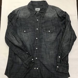 Men’s gray casual button down shirt